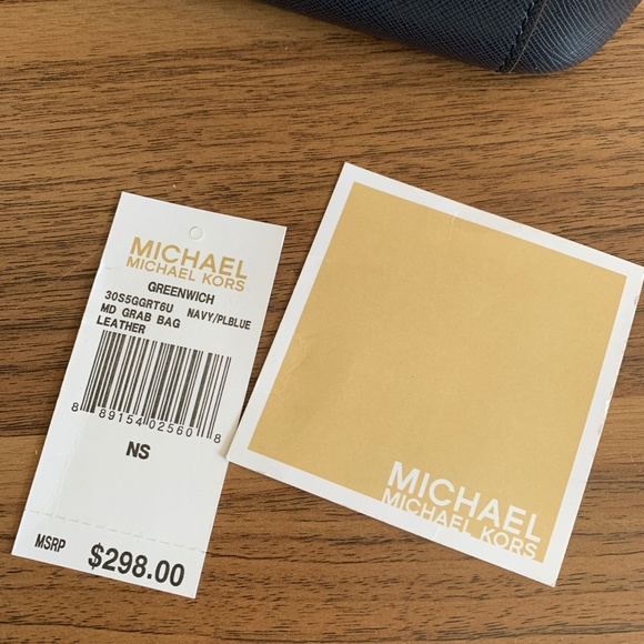 Michael Kors Greenwich Medium Grab Bag - Picture 6 of 8